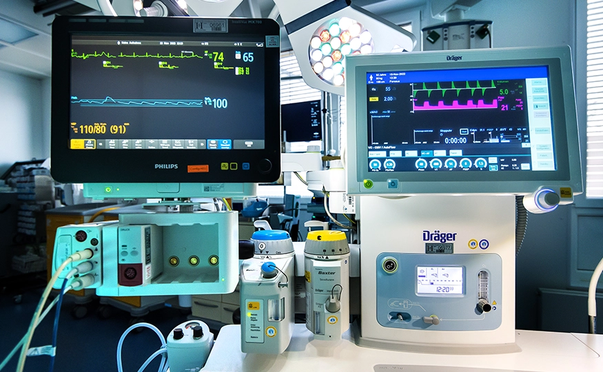 An anaesthetic gas recycling system is shown in use in the intensive care unit of a Helios hospital (Photo)